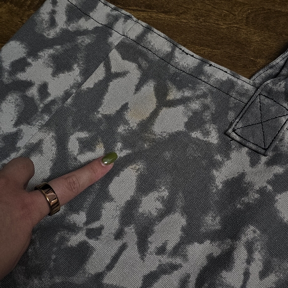 Alo Tote Bag - Picture 2 of 4